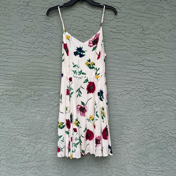 Old Navy Dresses & Skirts - Floral dress